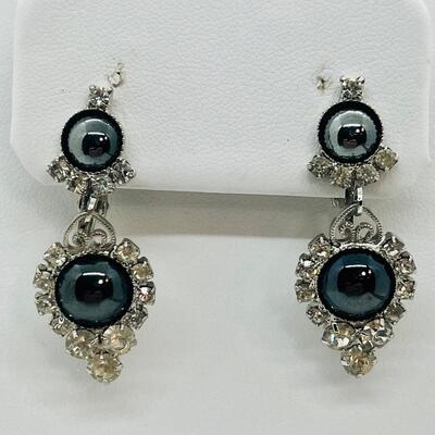Lot 82: Vintage Hematite & Crystal Choker, Brooch & Clip-on Earrings Set