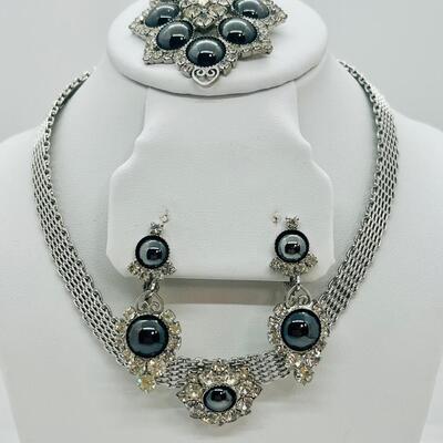 Lot 82: Vintage Hematite & Crystal Choker, Brooch & Clip-on Earrings Set