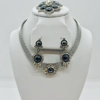 Lot 82: Vintage Hematite & Crystal Choker, Brooch & Clip-on Earrings Set