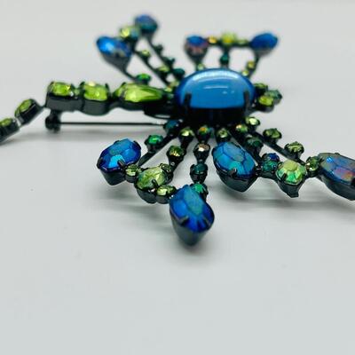 Lot 84: Beautiful Dragonfly Brooch