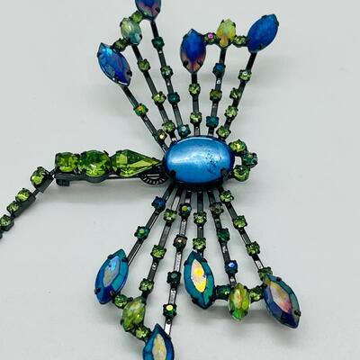 Lot 84: Beautiful Dragonfly Brooch