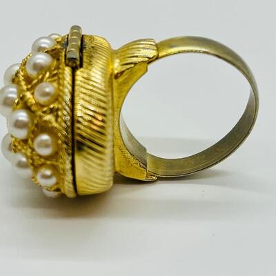 Lot 85: Vintage Adjustable Ring Lot