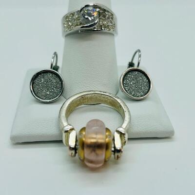 Lot 92: Costume Rings size 8 and Glittery Pierced Earrings