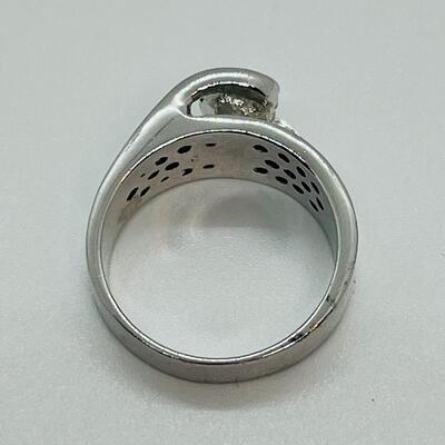 Lot 92: Costume Rings size 8 and Glittery Pierced Earrings
