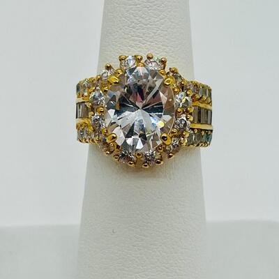 Lot 93:  9.6g 925 Cubic Zirconia Cocktail Ring sz. 5