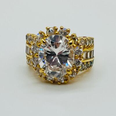 Lot 93:  9.6g 925 Cubic Zirconia Cocktail Ring sz. 5