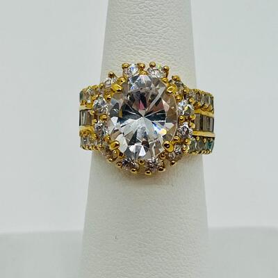 Lot 93:  9.6g 925 Cubic Zirconia Cocktail Ring sz. 5