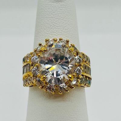 Lot 93:  9.6g 925 Cubic Zirconia Cocktail Ring sz. 5