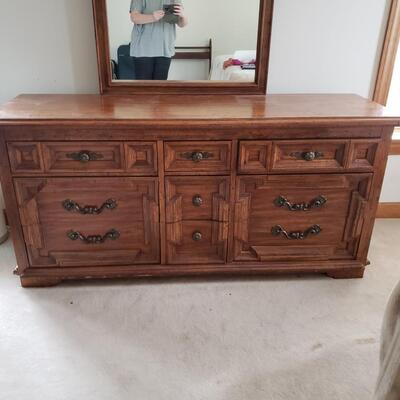 9 Drawer Mirrored Dresser