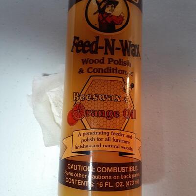 Howards feed n wax wood polish