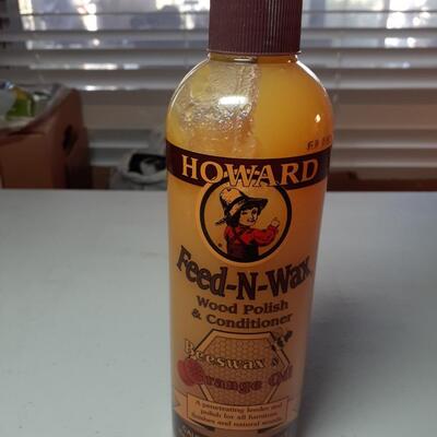 Howards feed n wax wood polish