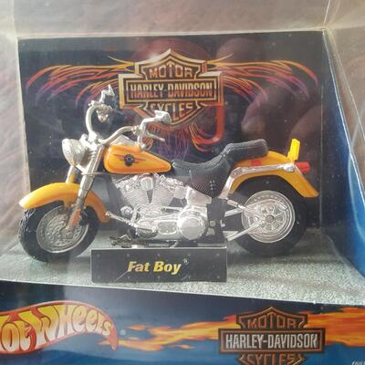 Hot Wheels Harley Davidson Fat Boy Motorcycle
