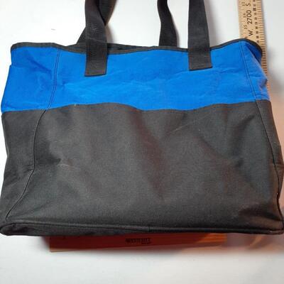 Tote bag with pockets