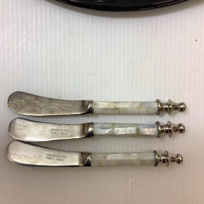G584 Lot of Cheese Serving Utensils