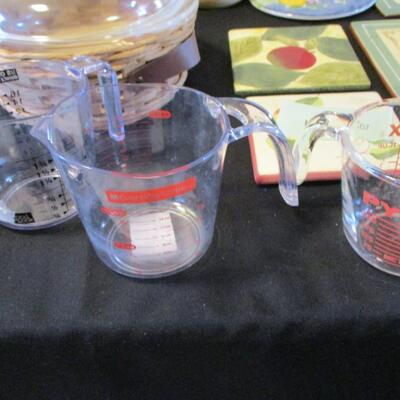 Mixed Kitchenware Lot