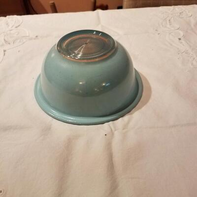 Vintage Pyrex robin egg blue bowl