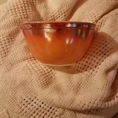 Vintage Pyrex â€œOld Orchardâ€ ombrÃ© bowl