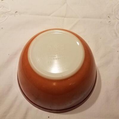Vintage Pyrex â€œOld Orchardâ€ ombrÃ© bowl