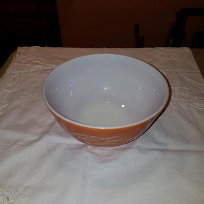 Vintage Pyrex orange wheat bowl