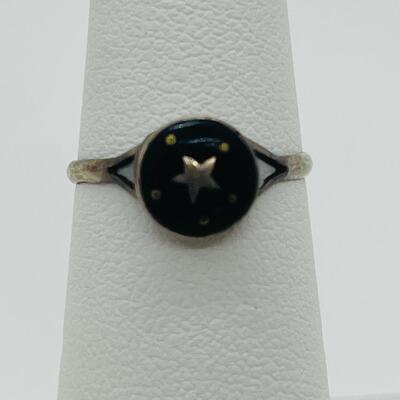 Lot 95 Vintage Sterling ring, Sun & Stars. Sz. 5