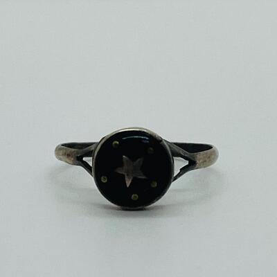 Lot 95 Vintage Sterling ring, Sun & Stars. Sz. 5