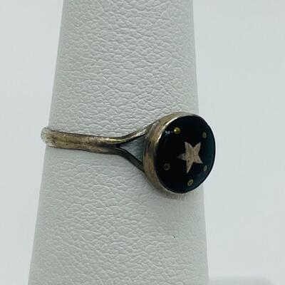 Lot 95 Vintage Sterling ring, Sun & Stars. Sz. 5