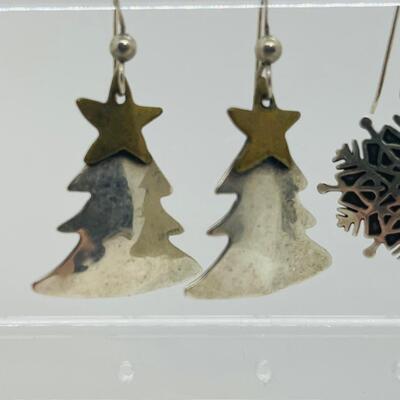 Lot 97: Gardella Delightful & Dainty Sterling Christmas Trees and Snowflakes