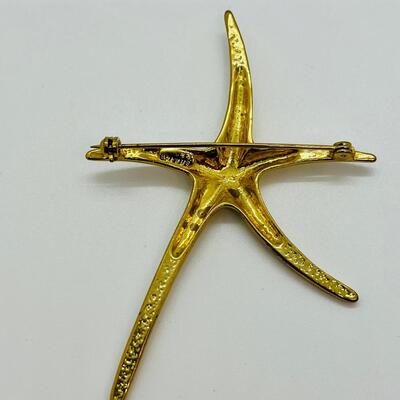 Lot 104: Vintage Costume Brooch lot