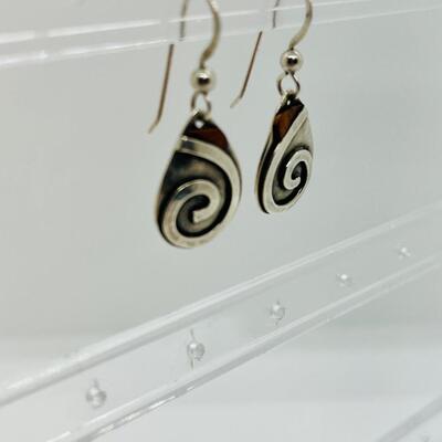 Lot 106: Vintage Gardella Sterling Silver Pierced Earrings