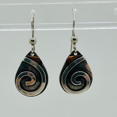 Lot 106: Vintage Gardella Sterling Silver Pierced Earrings