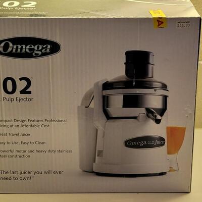 Lot 26: Omega Juicer - Pulp Extractor