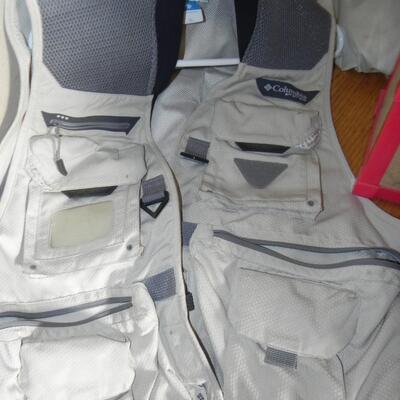 LOT 176 COLUMBIA FISHING VEST AND LURES