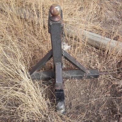 LOT 181  HOOKUP/TOW BAR/BALLS STAND
