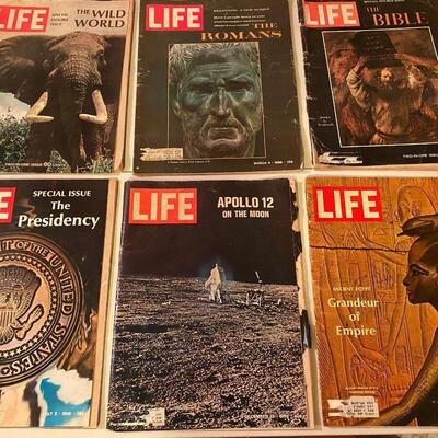 Lot of vintage Life Magazines