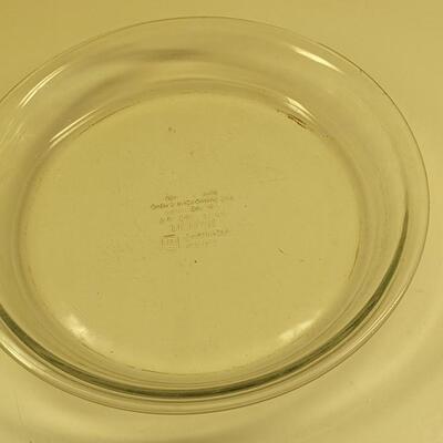 Lot 54: (1) Pyrex Casserole Dish and (2) Anchor Pie Plates