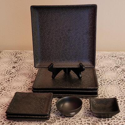 Lot 67: Vintage Sound Collection Japanese Dishes