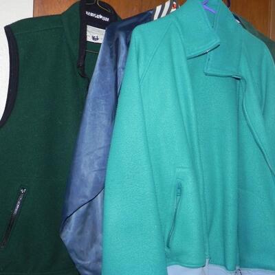 LOT 200  MENS LIGHT JACKETS