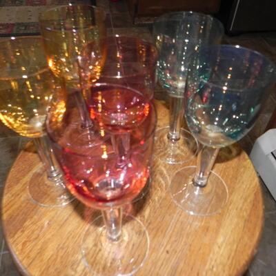 LOT 185  VINTAGE WINE GLASSES