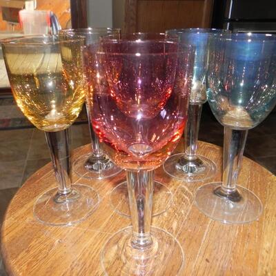 LOT 185  VINTAGE WINE GLASSES