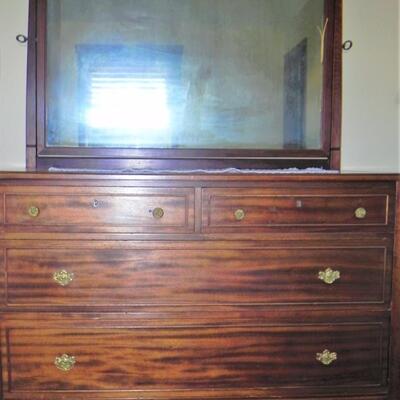 LOT 189  VINTAGE MIRRORED DRESSER