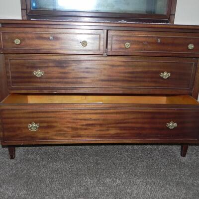 LOT 189  VINTAGE MIRRORED DRESSER