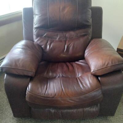 LOT 202  LEATHER RECLINER AND BLACK FLOOR LAMP