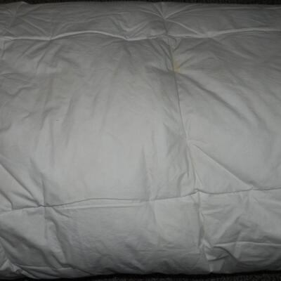LOT 203  DOWN COMFORTER