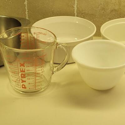 Lot 77: Mixed Bowls and Measuring Cup lot