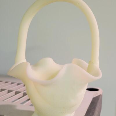 FENTON SATIN CUSTARD BASKET