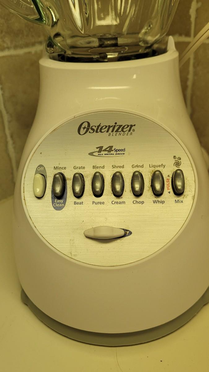 Lot 84 Osterizer 14 speed Blender