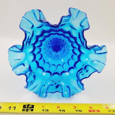 VINTAGE BLUE RUFFLED GLASS DECOR