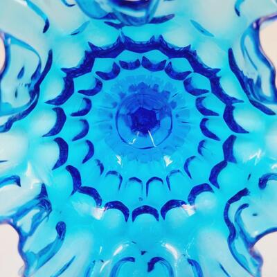 VINTAGE BLUE RUFFLED GLASS DECOR