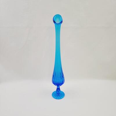 VINTAGE VIKING STRETCH BLUE GLASS VASE