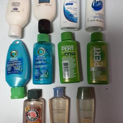 11 mini shampoos and condioner